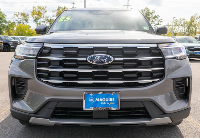 Certified 2025 Ford Explorer Active AWD/4WD image 3