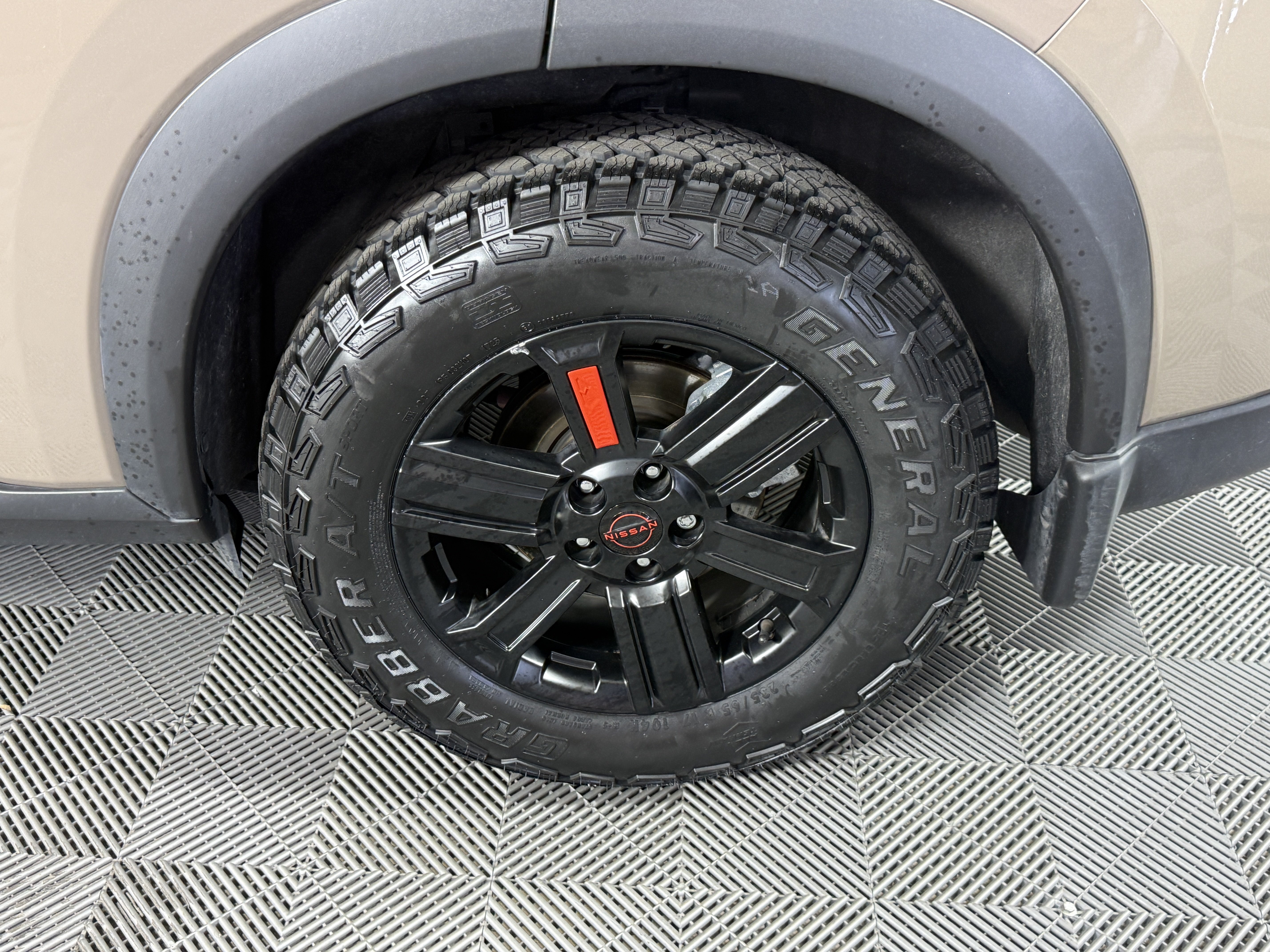 Used 2025 Nissan Rogue SV AWD/4WD image 32