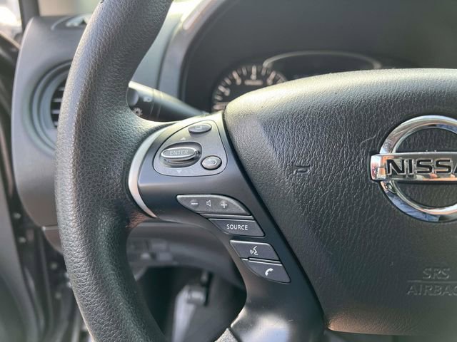 Used 2017 Nissan Pathfinder S image 16