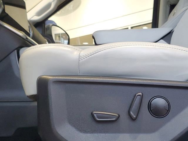 Certified 2025 Ford Expedition Platinum image 7