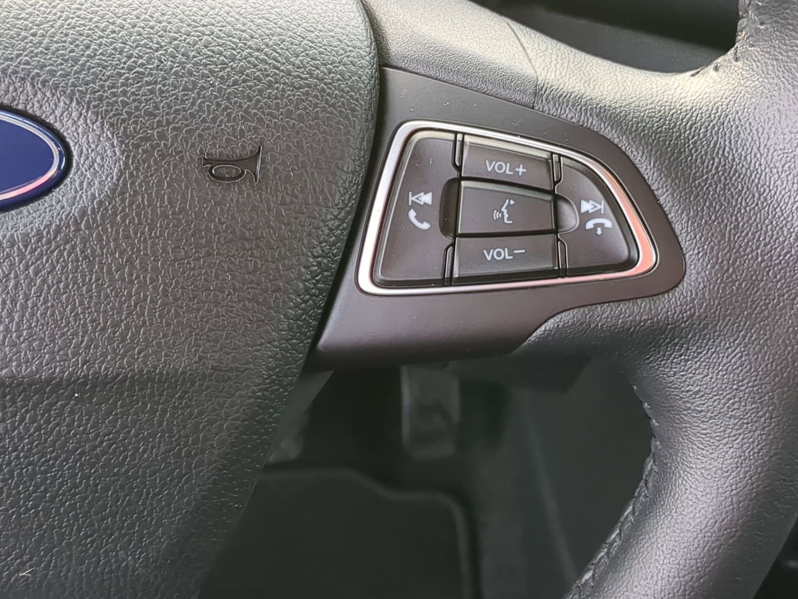 Certified 2018 Ford EcoSport SE image 27