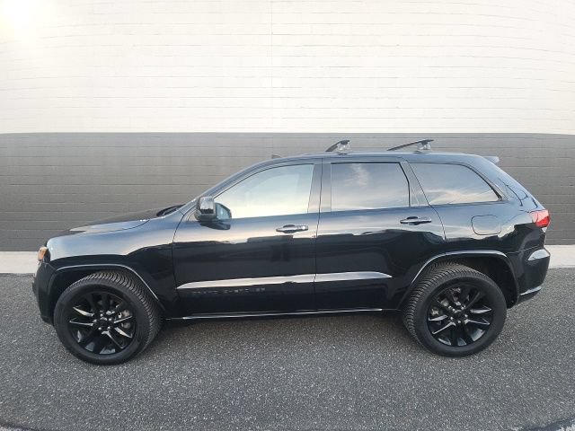 Used 2018 Jeep Grand Cherokee Altitude AWD/4WD image 3