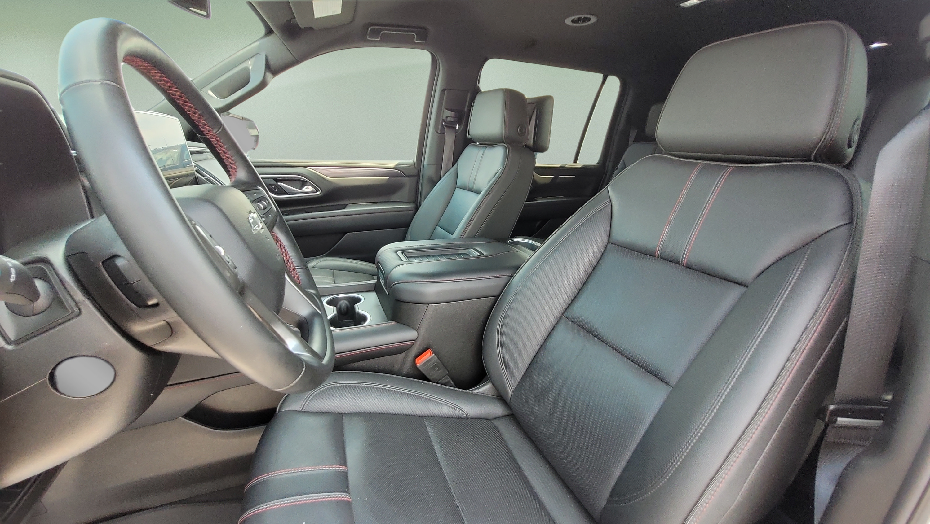 Used 2024 Chevrolet Suburban RST w/ Luxury Package AWD/4WD image 30