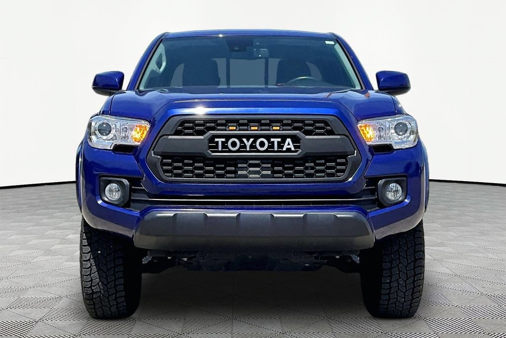 Used 2022 Toyota Tacoma SR5 AWD/4WD image 3