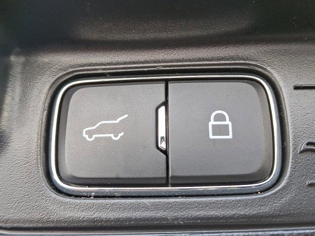 Certified 2022 Ford Explorer XLT image 28