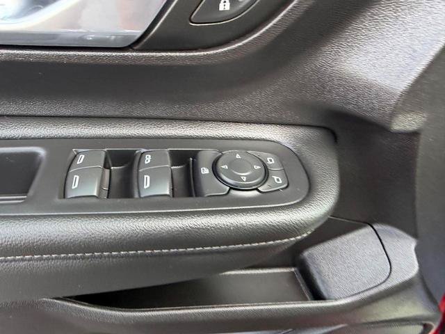 Used 2024 GMC Terrain SLE w/ Driver Convenience Package FWD image 19