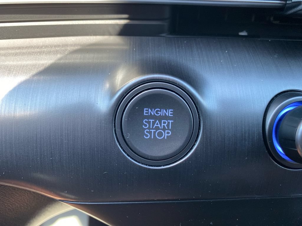 Used 2024 Hyundai Kona SE AWD/4WD image 36
