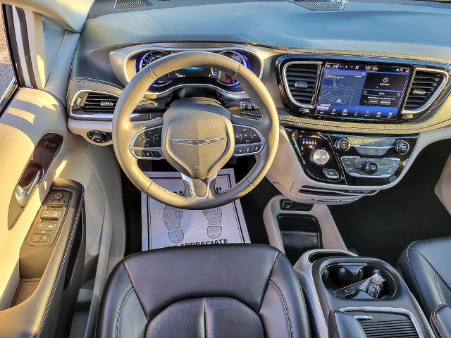Used 2024 Chrysler Pacifica Limited FWD image 14