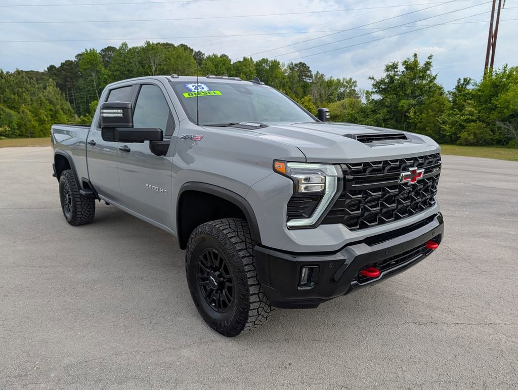 Used 2025 Chevrolet Silverado 2500 ZR2 w/ Technology Package AWD/4WD image 2