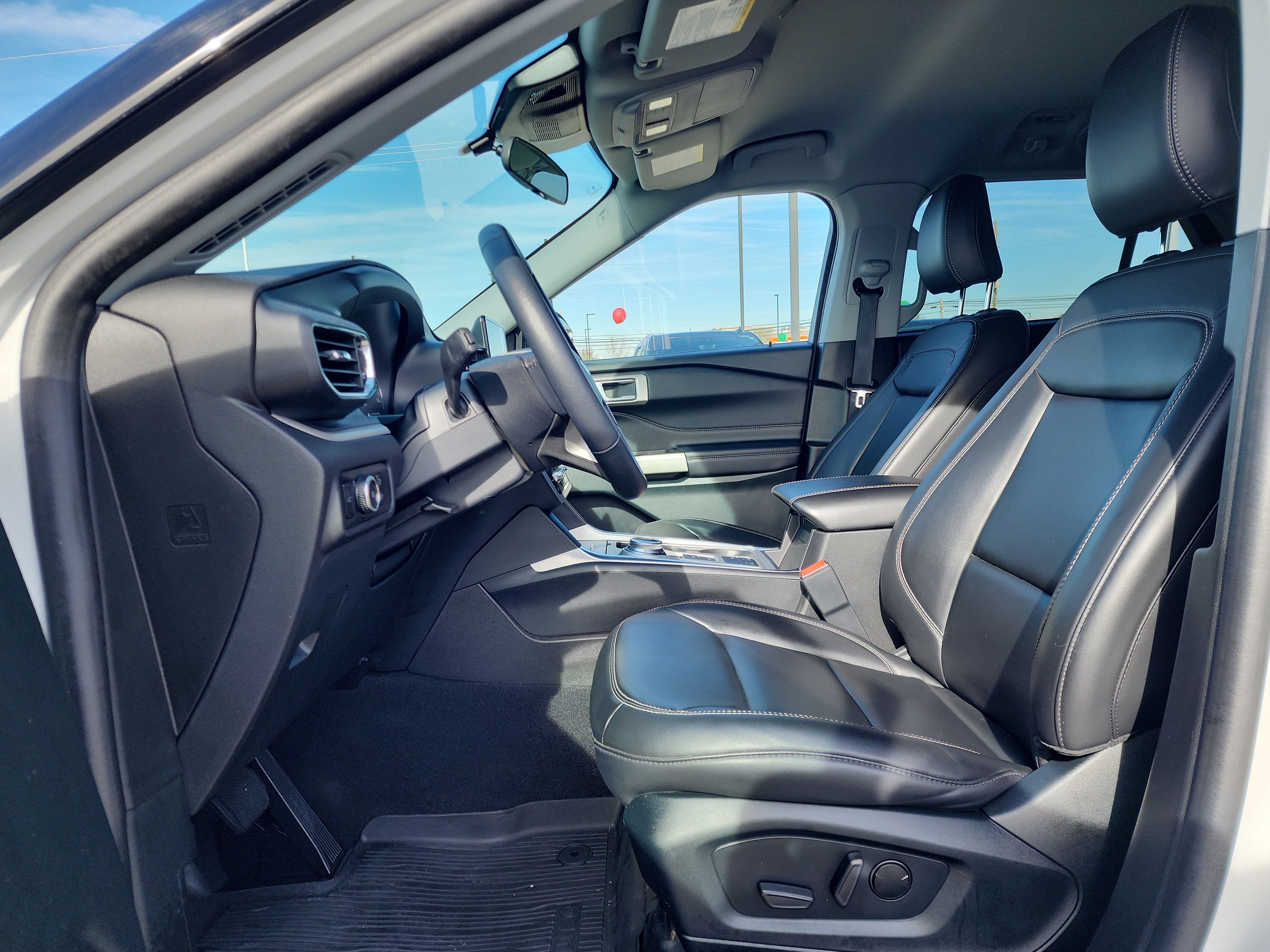 Certified 2023 Ford Explorer XLT w/ Equipment Group 202A image 10