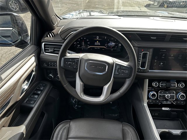 Used 2023 GMC Yukon Denali image 15
