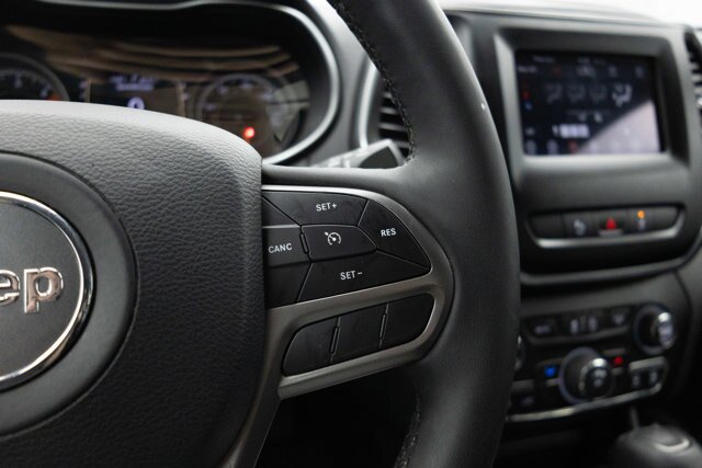 Used 2021 Jeep Cherokee Latitude Plus FWD image 40