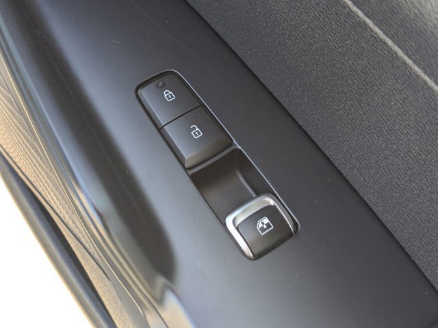 Used 2022 Kia K5 GT-Line image 37