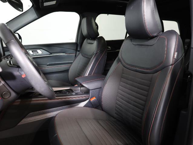 Certified 2025 Ford Explorer ST-Line w/ Premium Package AWD/4WD image 8