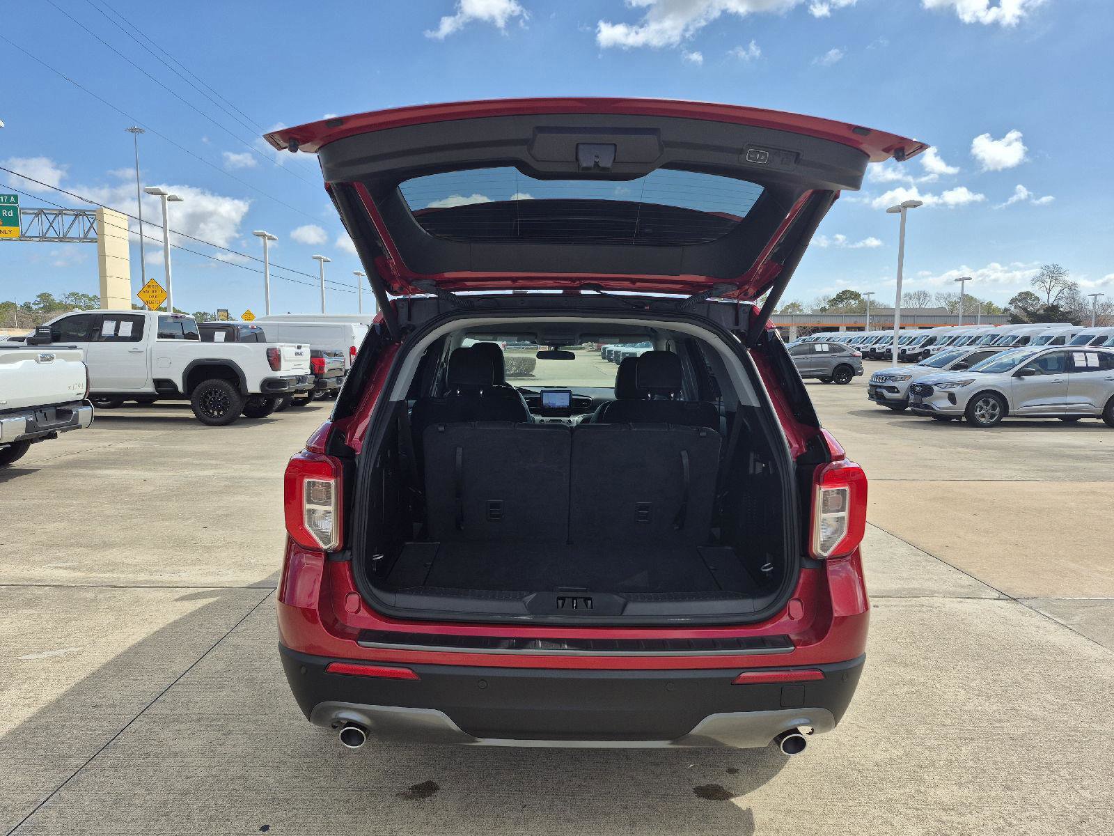 Certified 2023 Ford Explorer XLT w/ Equipment Group 202A image 7