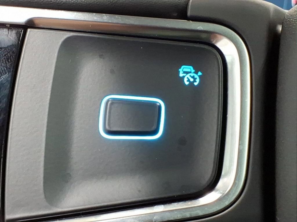 Certified 2025 Ford Expedition Active AWD/4WD image 19