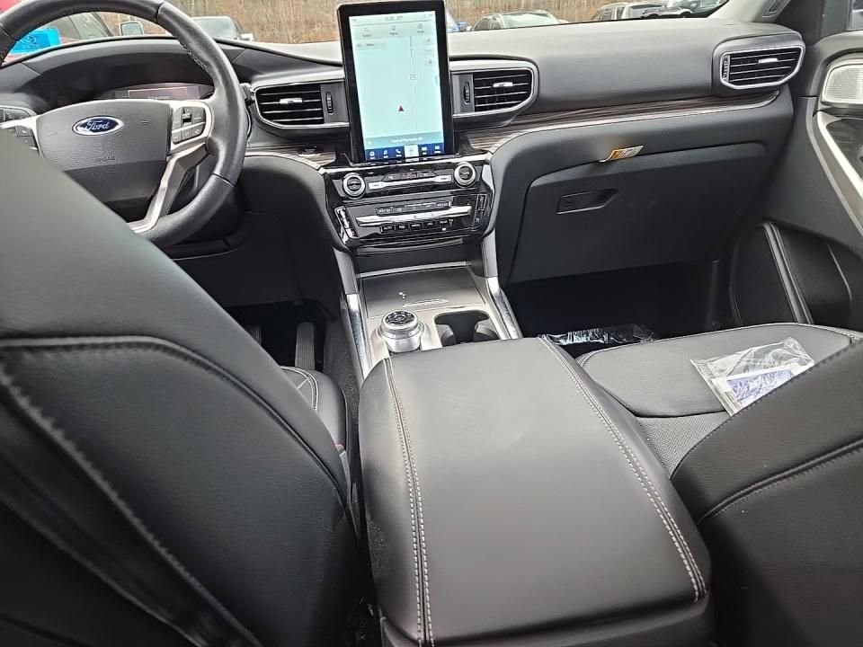 Certified 2022 Ford Explorer Limited w/ Limited Technology Package image 10