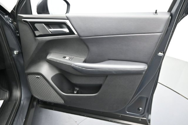 Used 2025 Mitsubishi Outlander SE FWD image 32