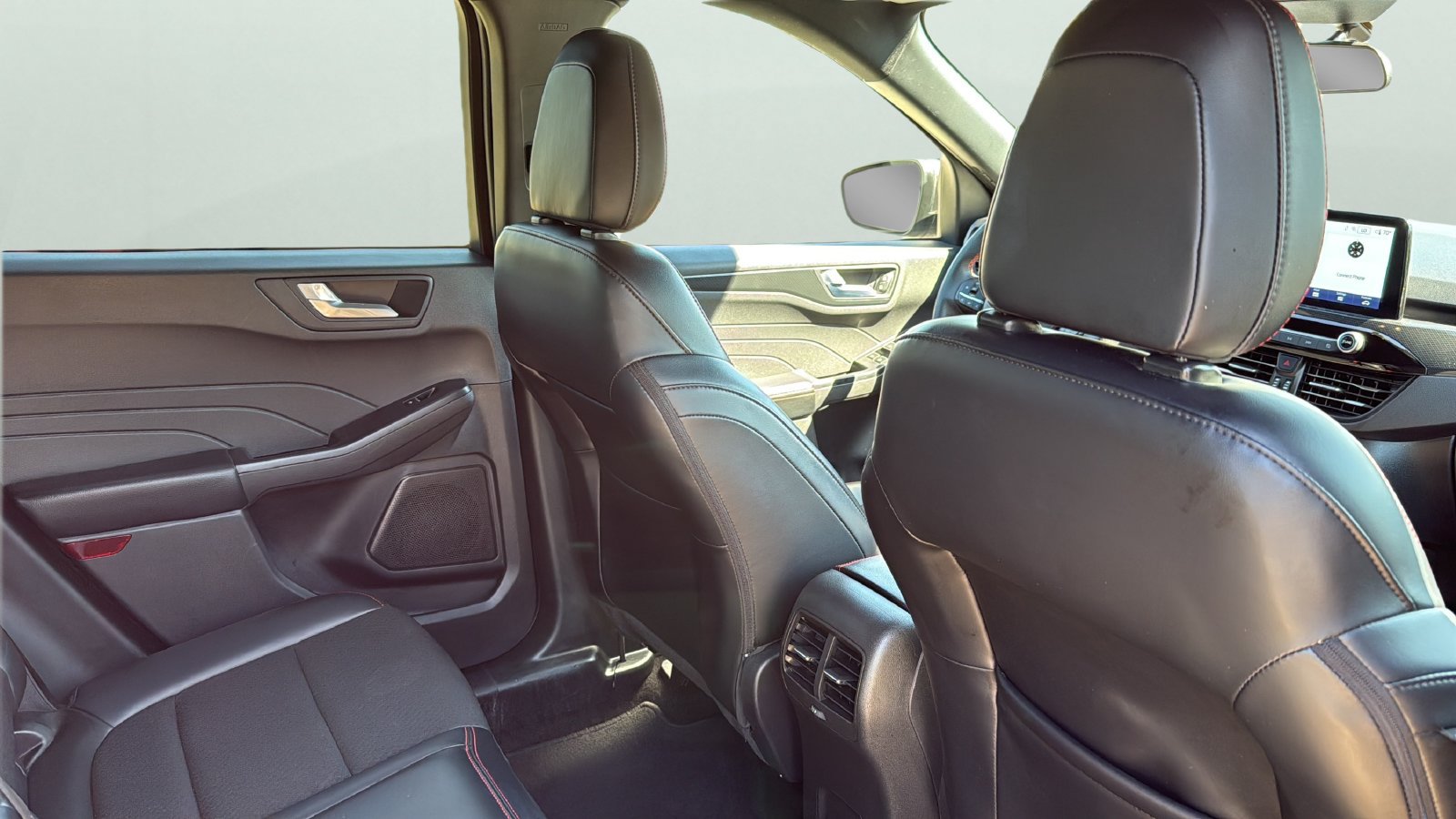 Certified 2025 Ford Escape ST-Line FWD image 27