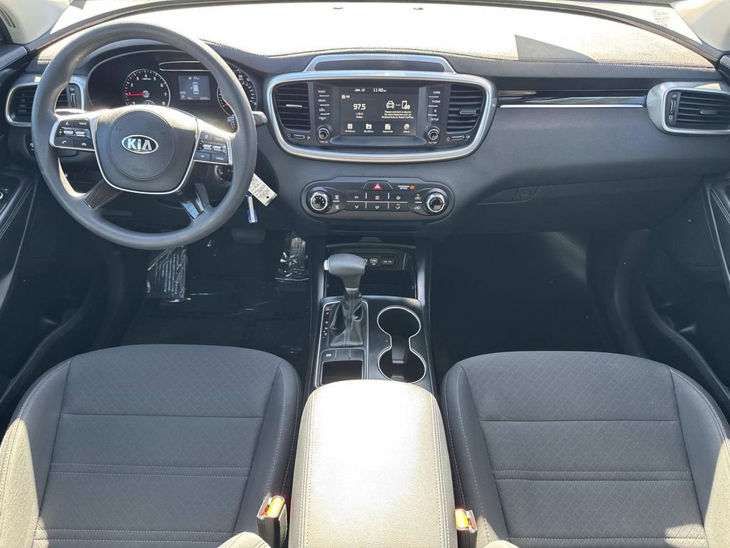 Used 2020 Kia Sorento LX image 8