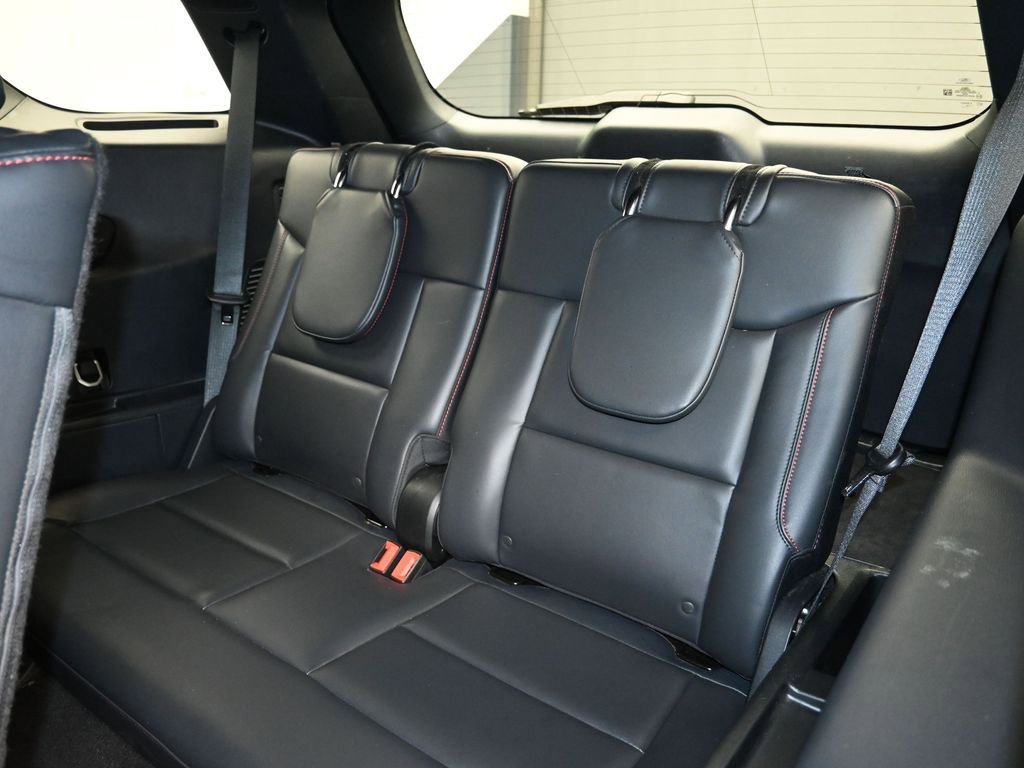 Certified 2025 Ford Explorer ST-Line w/ Premium Package RWD image 23