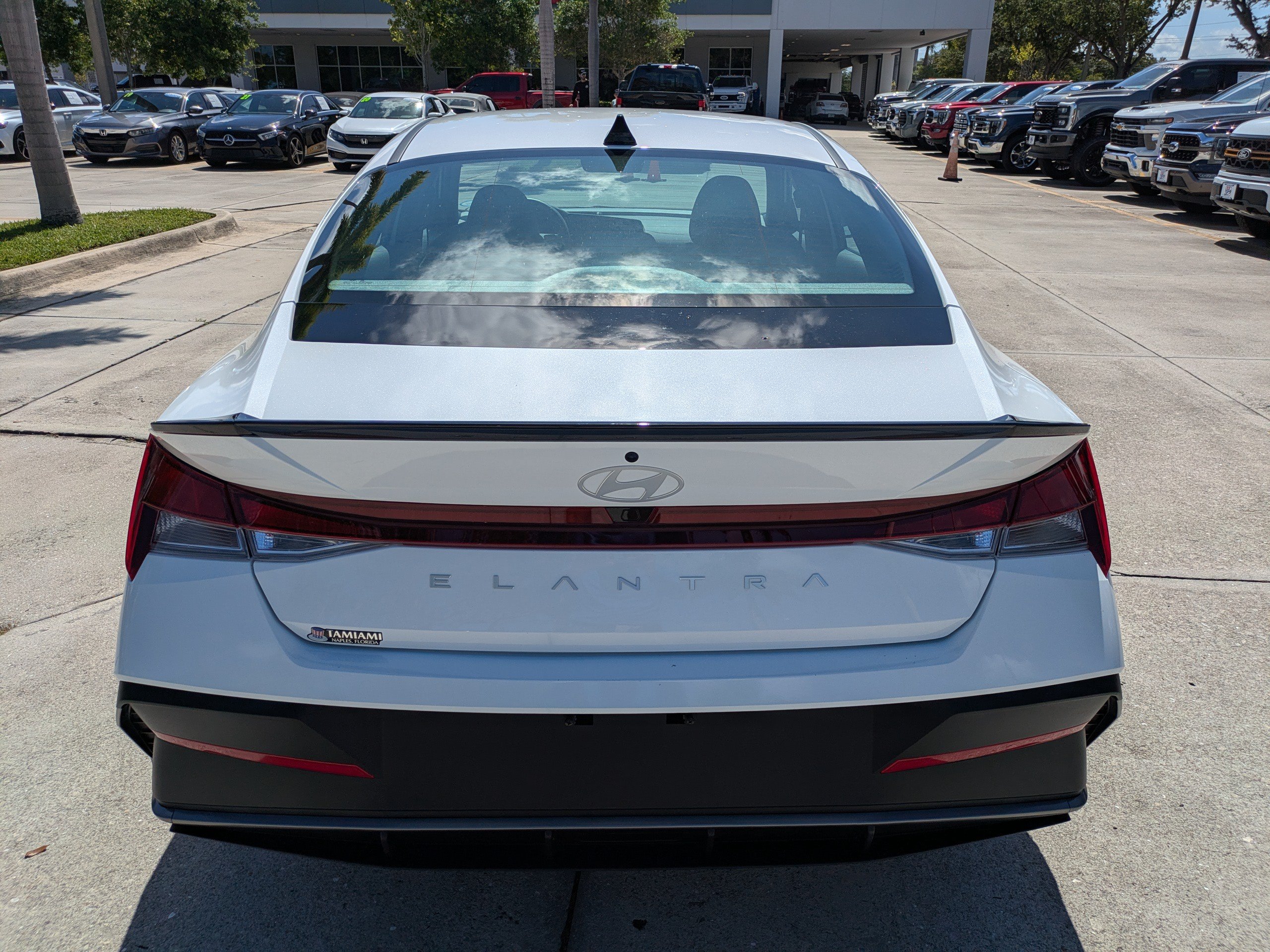 Used 2025 Hyundai Elantra Sport FWD image 22