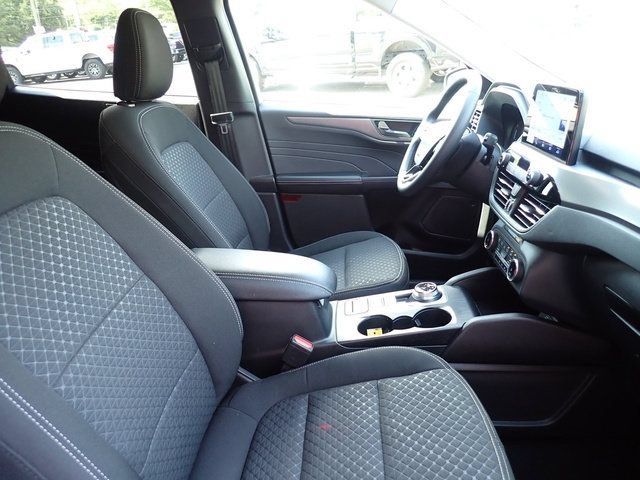 Certified 2023 Ford Escape Active AWD/4WD image 10