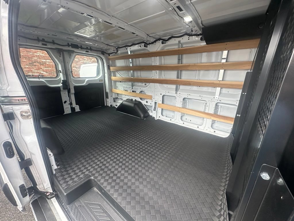 Certified 2025 Ford Transit 250 Low Roof w/ Exterior Upgrade Package RWD image 5