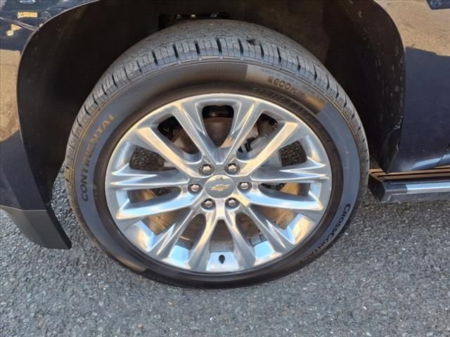 Used 2019 Chevrolet Suburban Premier w/ Premier Plus Edition image 5