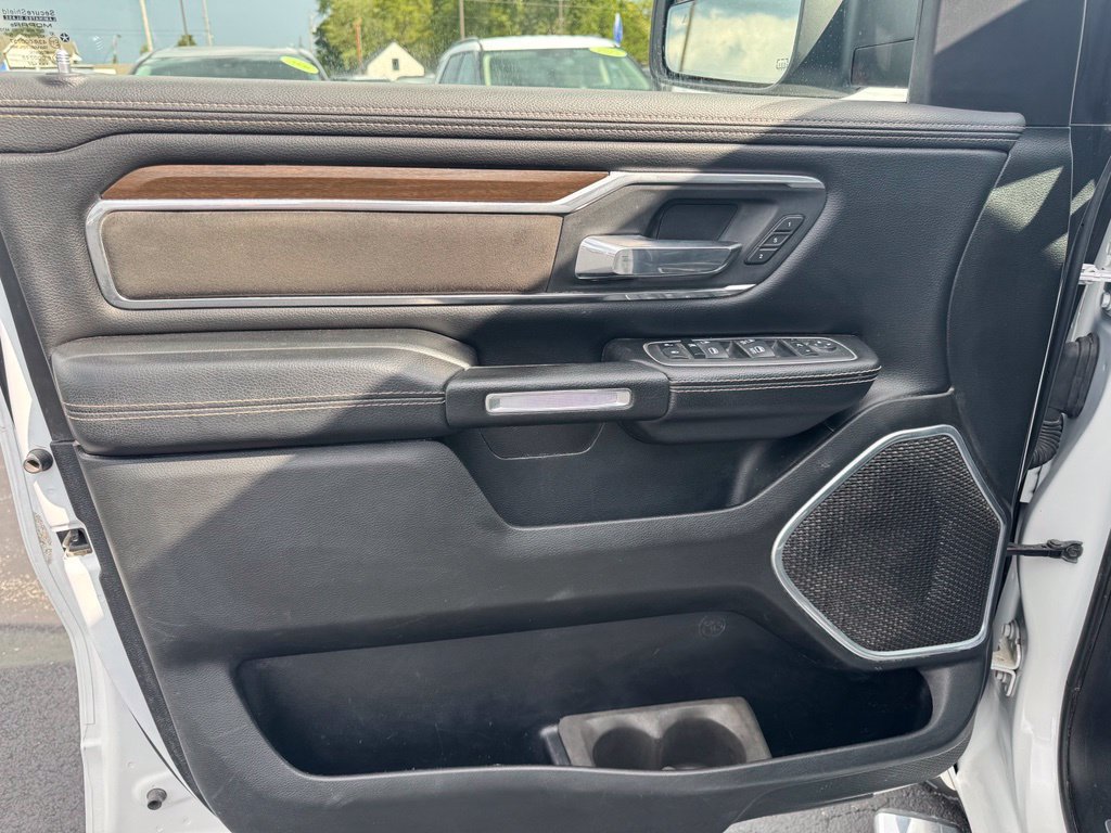 Used 2022 RAM 1500 Laramie AWD/4WD image 2