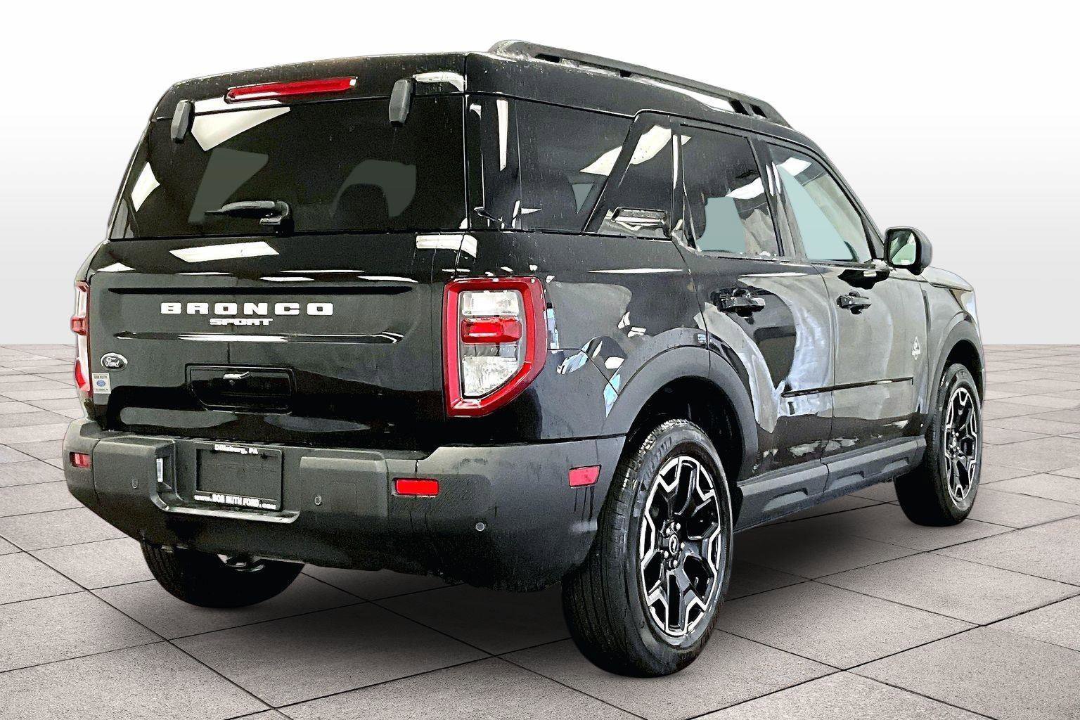 Certified 2025 Ford Bronco Sport Outer Banks w/ Outer Banks Tech Package+ image 11