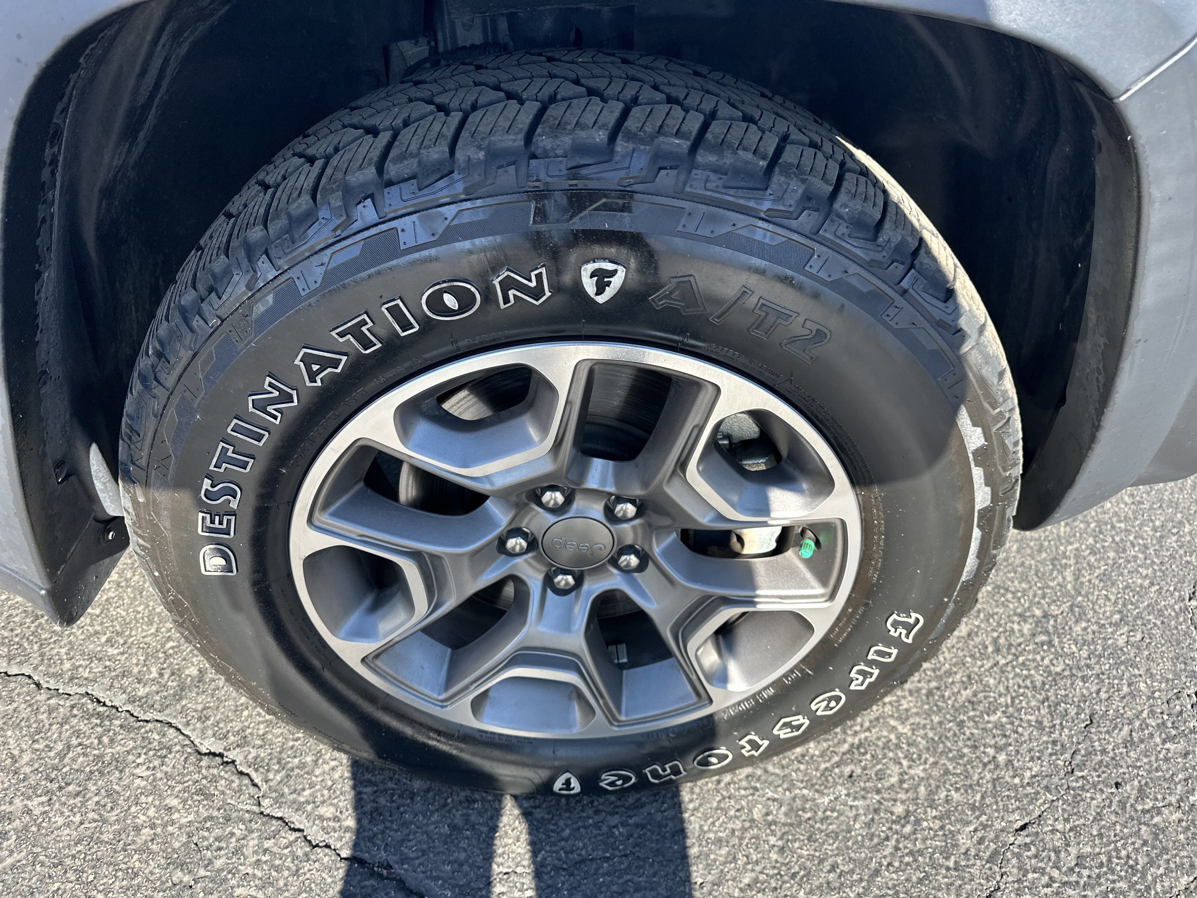 Used 2021 Jeep Cherokee Trailhawk w/ Comfort/Convenience Group image 12