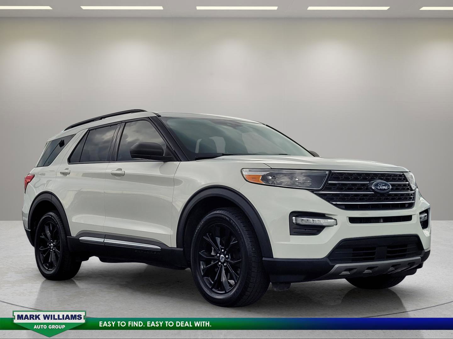 Certified 2023 Ford Explorer XLT w/ Equipment Group 202A AWD/4WD image 1