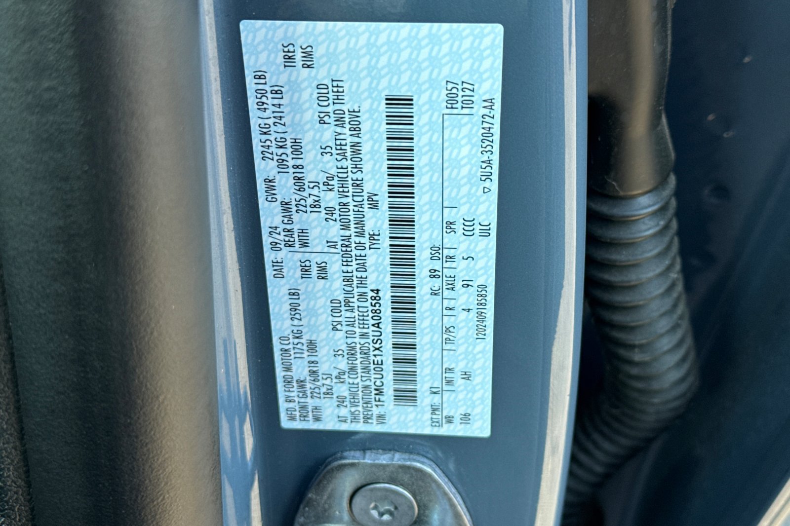 Certified 2025 Ford Escape SE w/ PHEV Premium Package FWD image 30