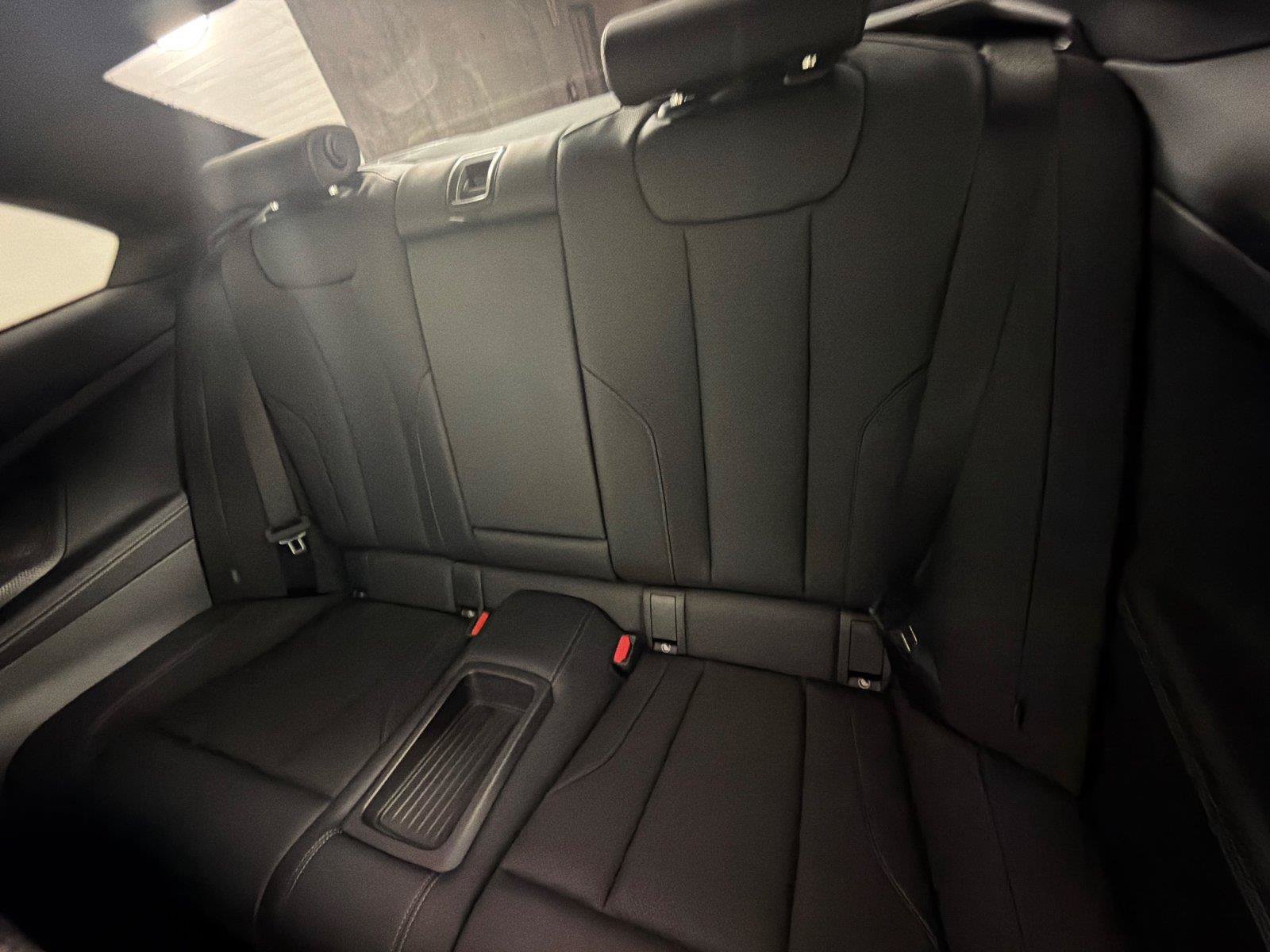 Used 2022 BMW 230i Coupe w/ M Sport Package RWD image 18