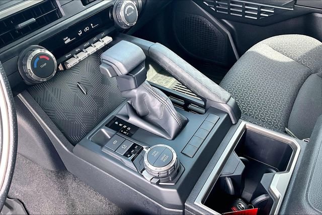 Used 2025 Toyota 4Runner SR5 AWD/4WD image 13