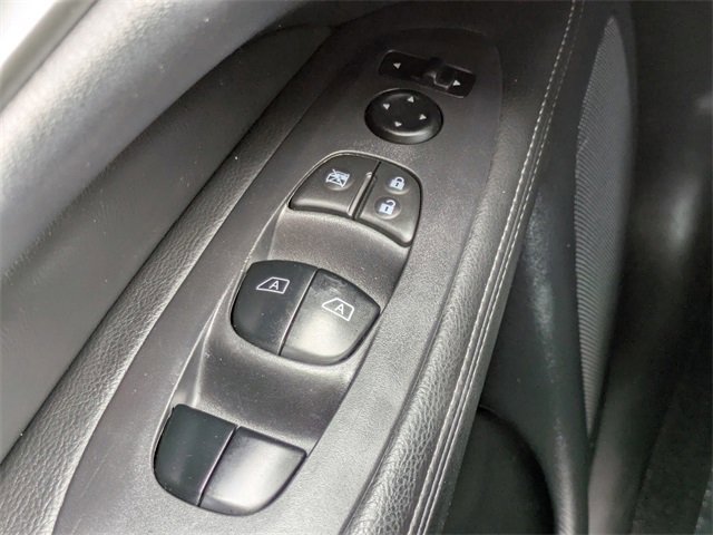 Used 2019 Nissan Pathfinder SV image 22