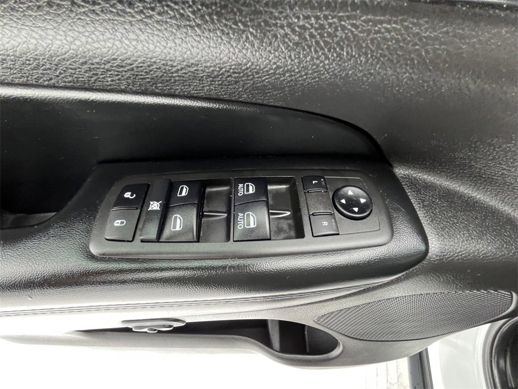 Used 2021 Jeep Grand Cherokee Limited image 20