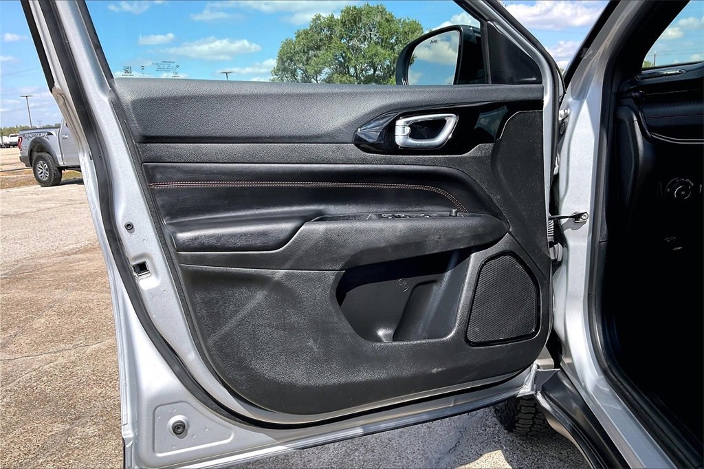 Used 2024 Jeep Compass Trailhawk image 17