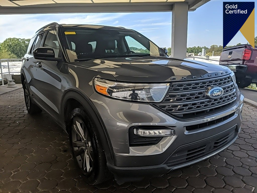 Certified 2022 Ford Explorer XLT w/ Equipment Group 202A image 1