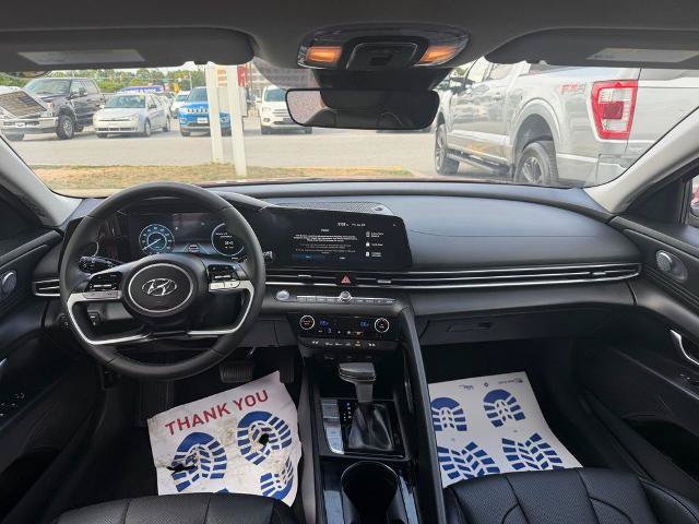 Used 2023 Hyundai Elantra Limited FWD image 14