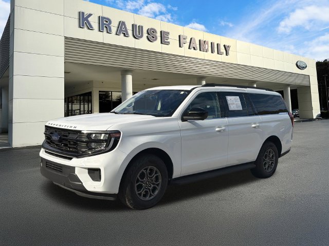 Certified 2025 Ford Expedition Max Active RWD image 3