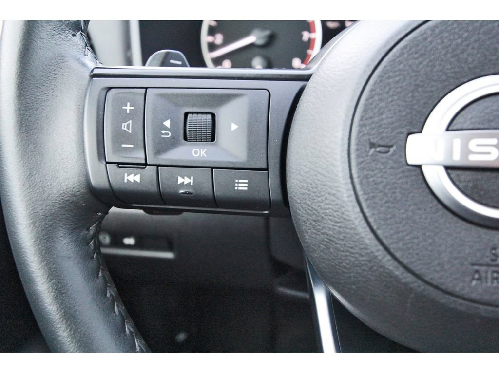 Used 2024 Nissan Rogue SV w/ SV Premium Package FWD image 18