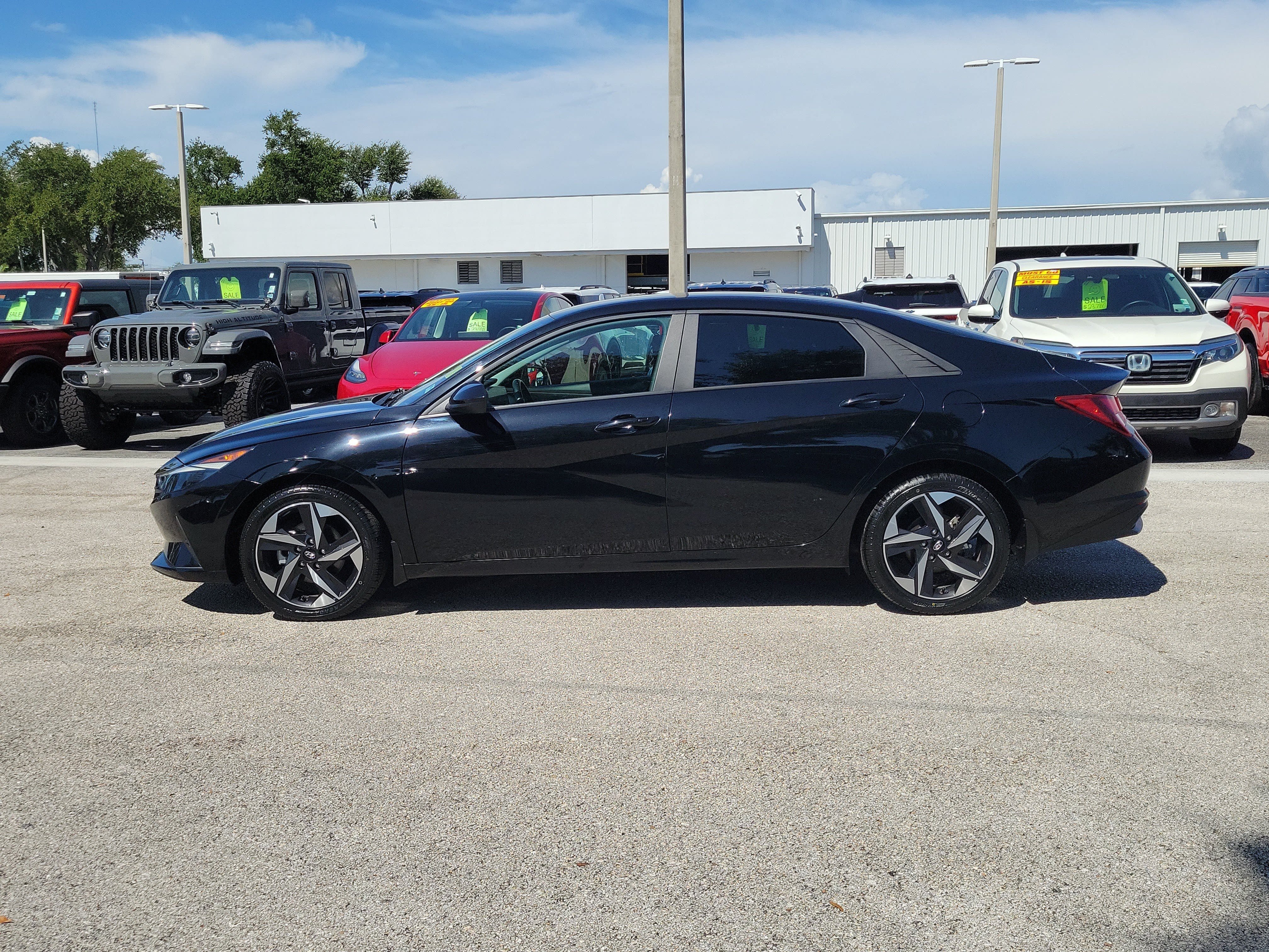 Used 2023 Hyundai Elantra SEL w/ Convenience Package FWD image 6