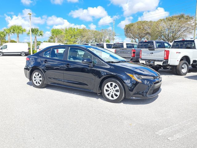 Used 2024 Toyota Corolla LE image 7