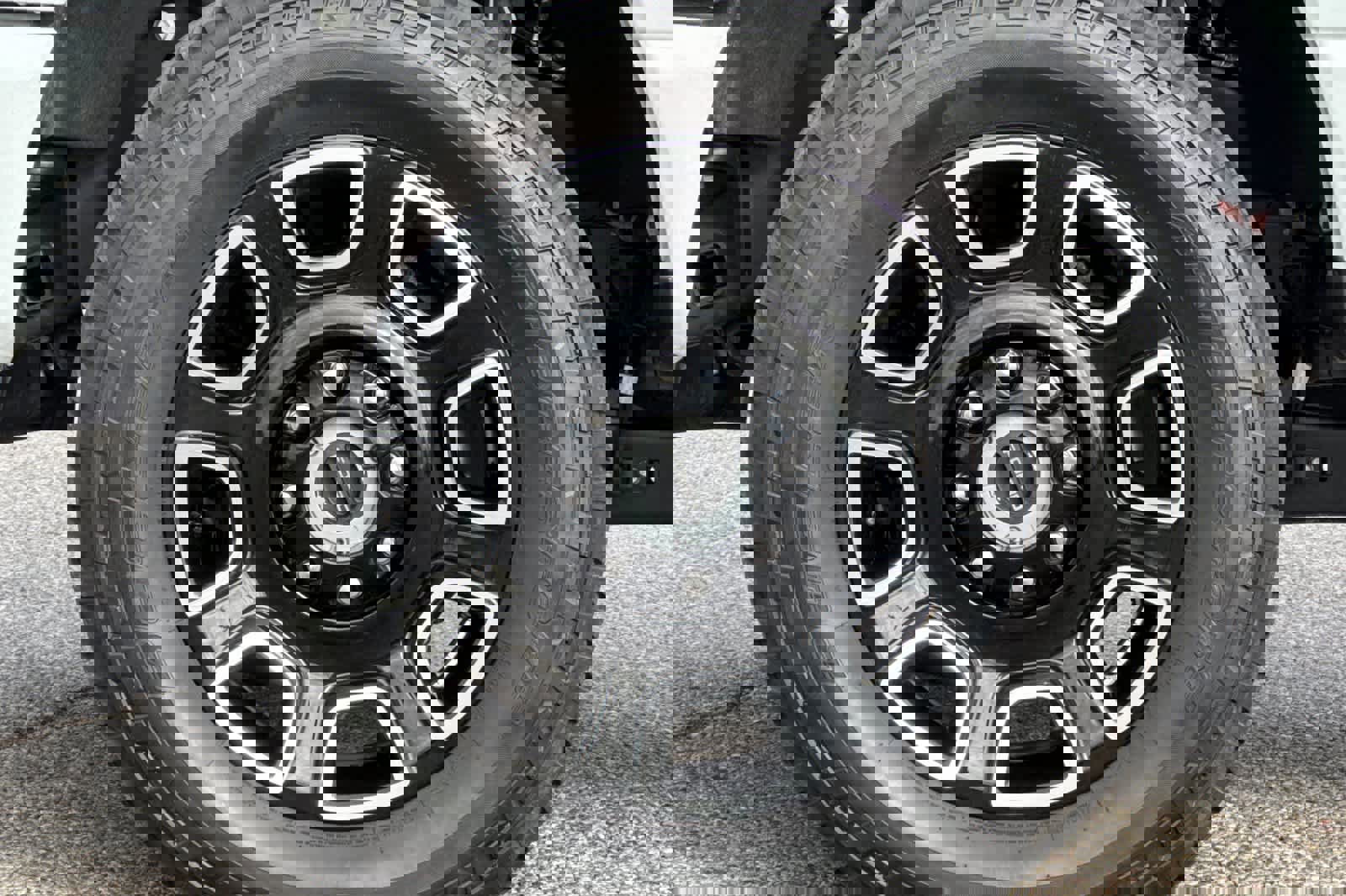 Certified 2025 Ford F350 Platinum image 26