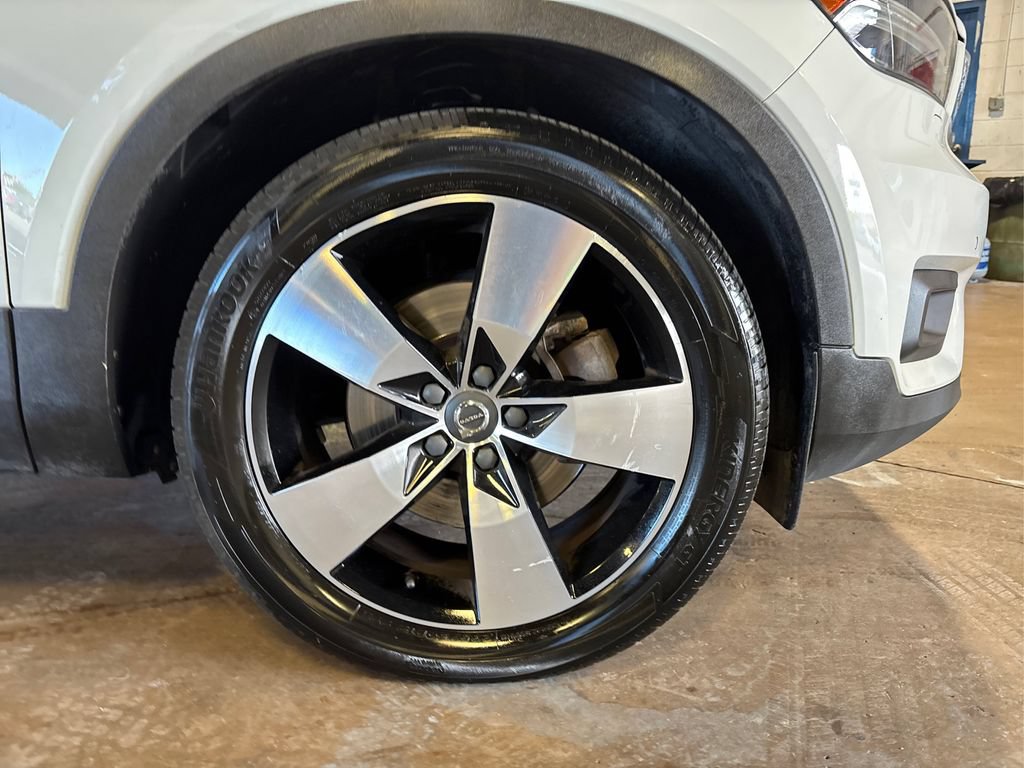 Used 2020 Volvo XC40 T5 Momentum w/ Protection Package AWD/4WD image 23