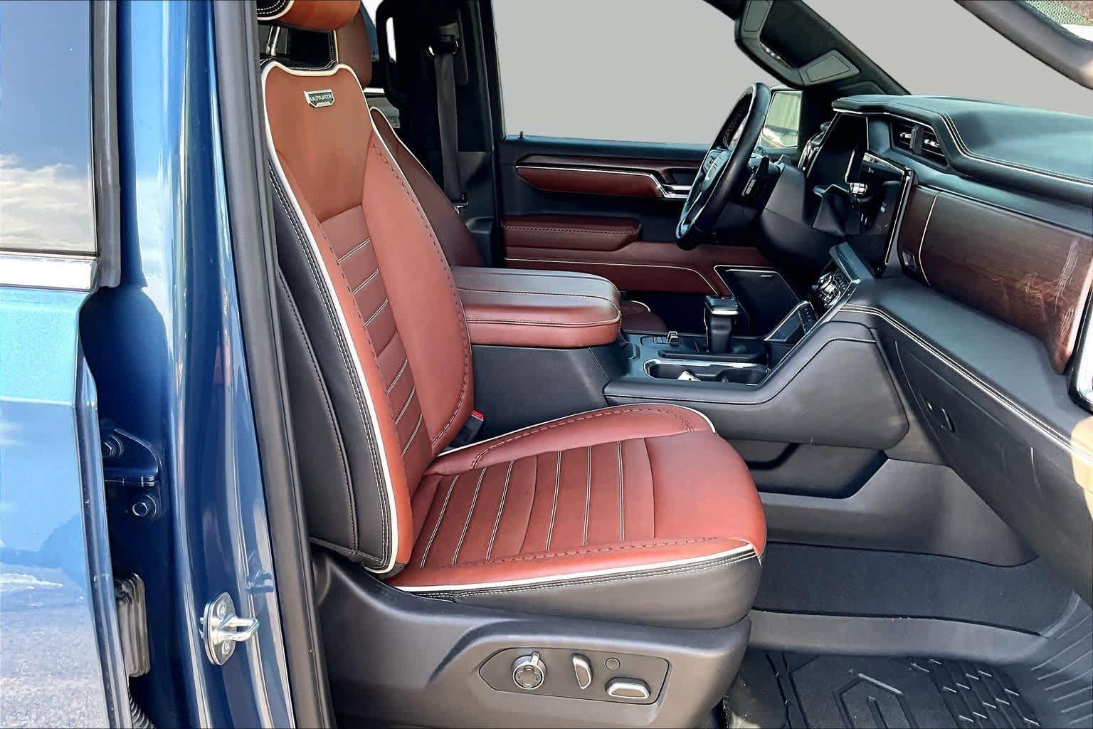 Used 2024 GMC Sierra 1500 Denali Ultimate AWD/4WD image 11