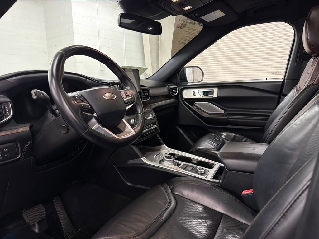 Certified 2020 Ford Explorer Platinum w/ Premium Technology Package AWD/4WD image 6