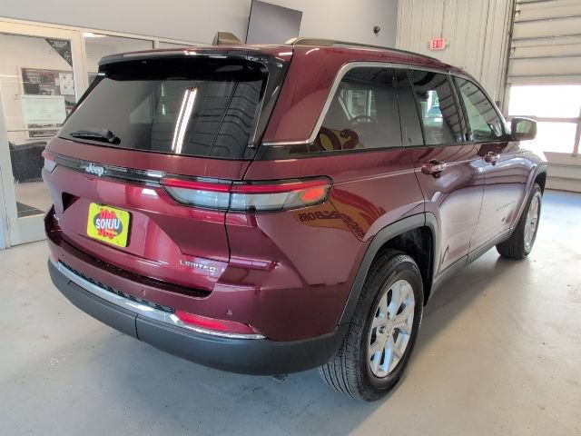 Used 2023 Jeep Grand Cherokee Limited AWD/4WD image 5